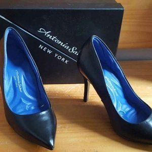 Antonia Saint New York Heels
